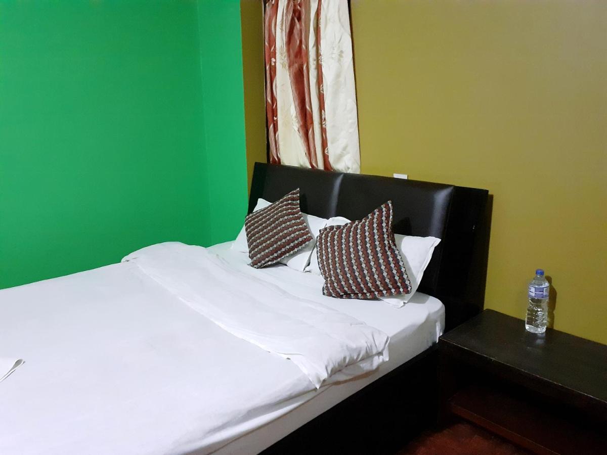 Ambience House Hotel Lalitpur ภายนอก รูปภาพ