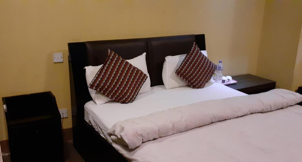 Ambience House Hotel Lalitpur ภายนอก รูปภาพ